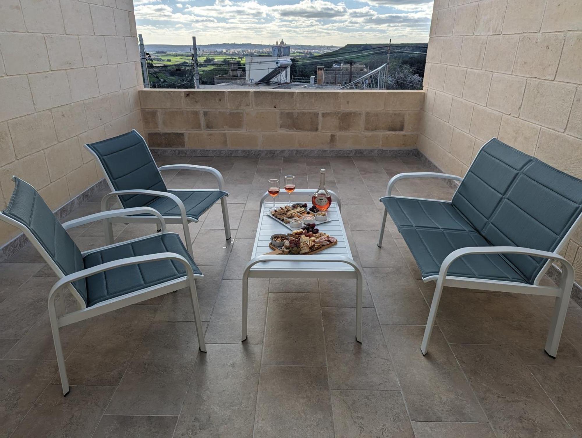 Sea Holly Gozo Bed & Breakfast Надур Екстериор снимка