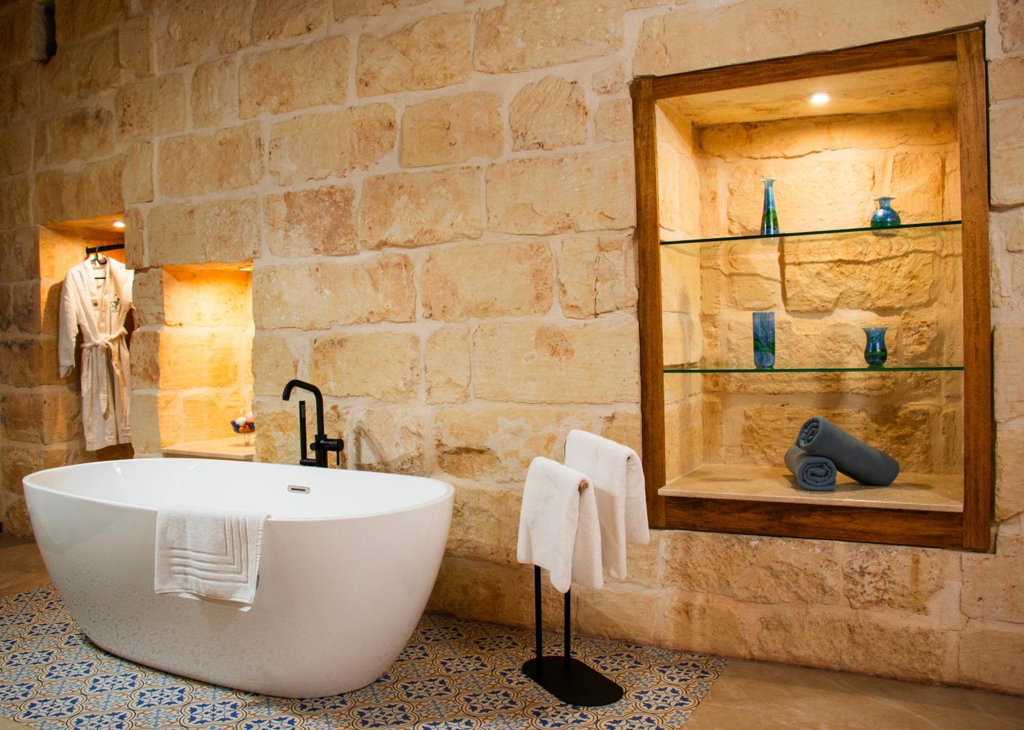 Sea Holly Gozo Bed & Breakfast Надур Екстериор снимка