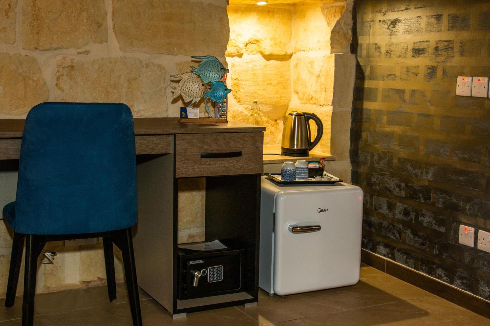 Sea Holly Gozo Bed & Breakfast Надур Екстериор снимка