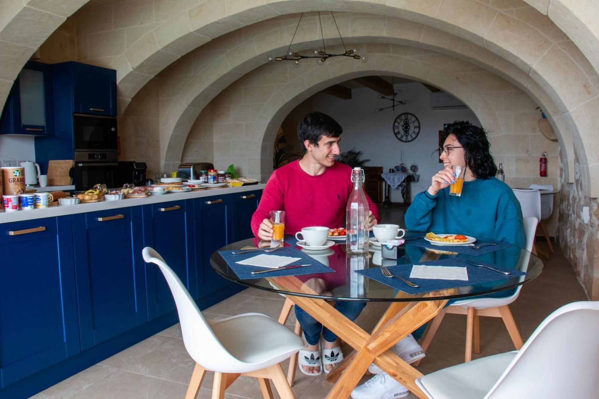 Sea Holly Gozo Bed & Breakfast Надур Екстериор снимка