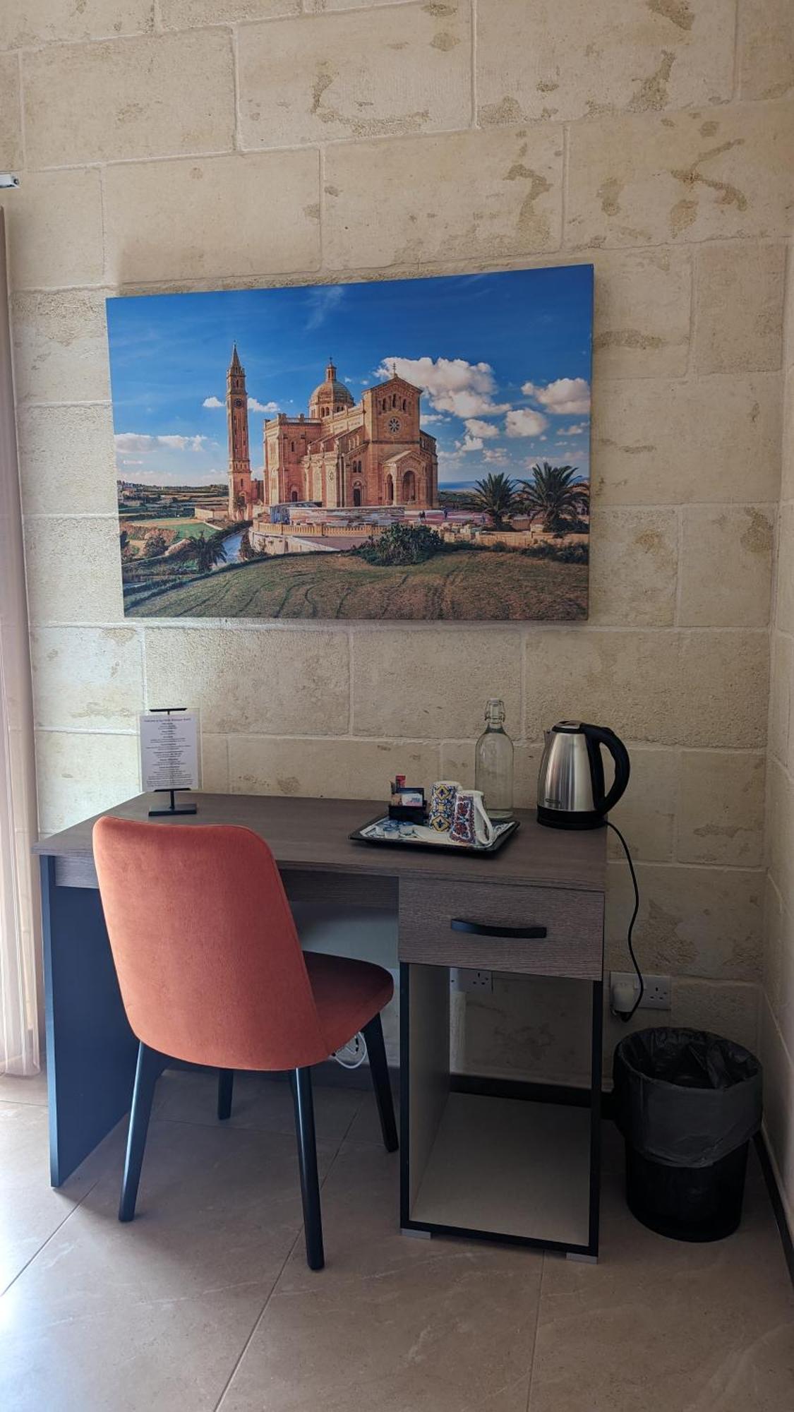 Sea Holly Gozo Bed & Breakfast Надур Екстериор снимка